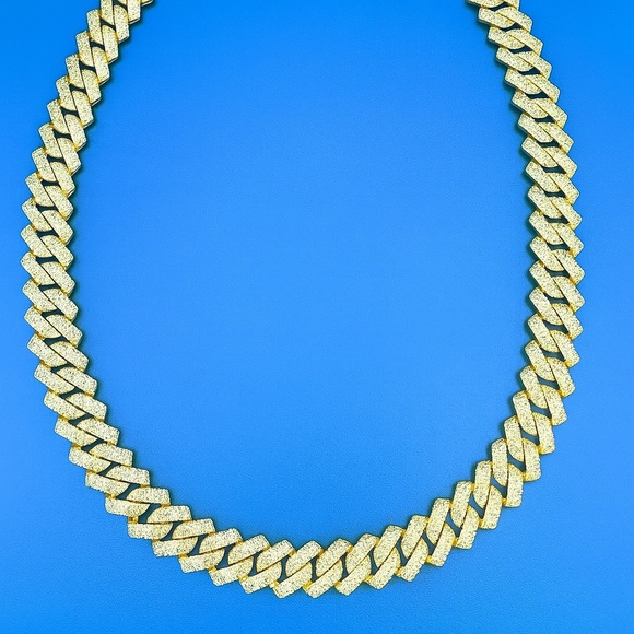 Miami Cuban Link Necklace for Men and Women - Picture 2 of 5